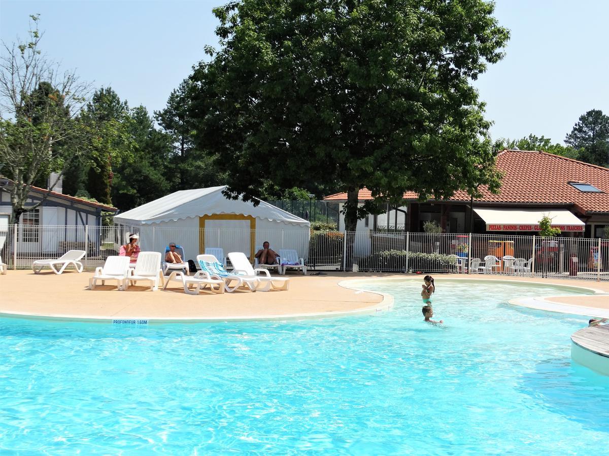 Camping Sunissim L'Airial By Locatour Otel Soustons Dış mekan fotoğraf